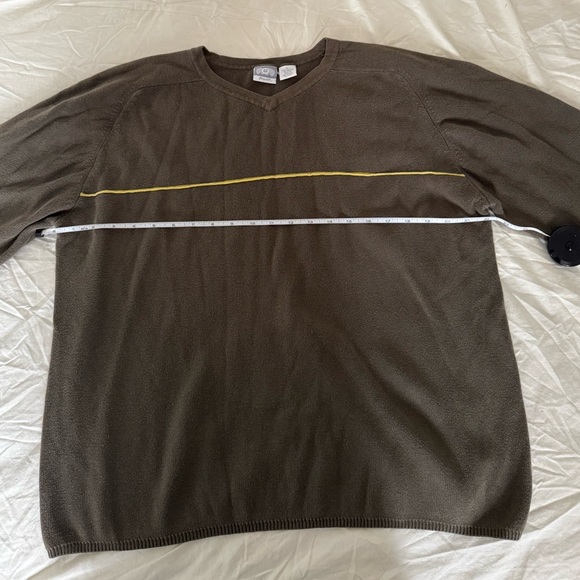 Oversized Sweatshirt - Picture 2 of 10